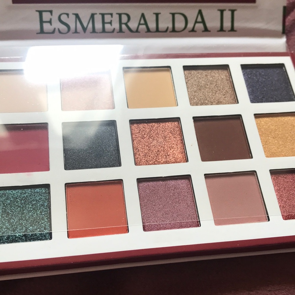 Esmeralda Palette by Beauty Creations 🎨